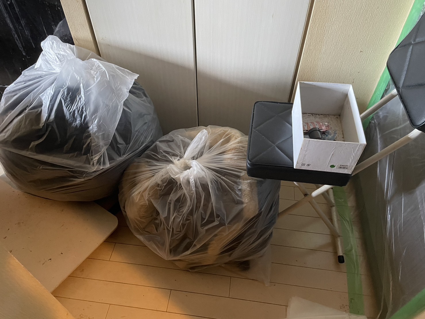 埼玉県所沢市の遺品整理にて片付け前の部屋の状態