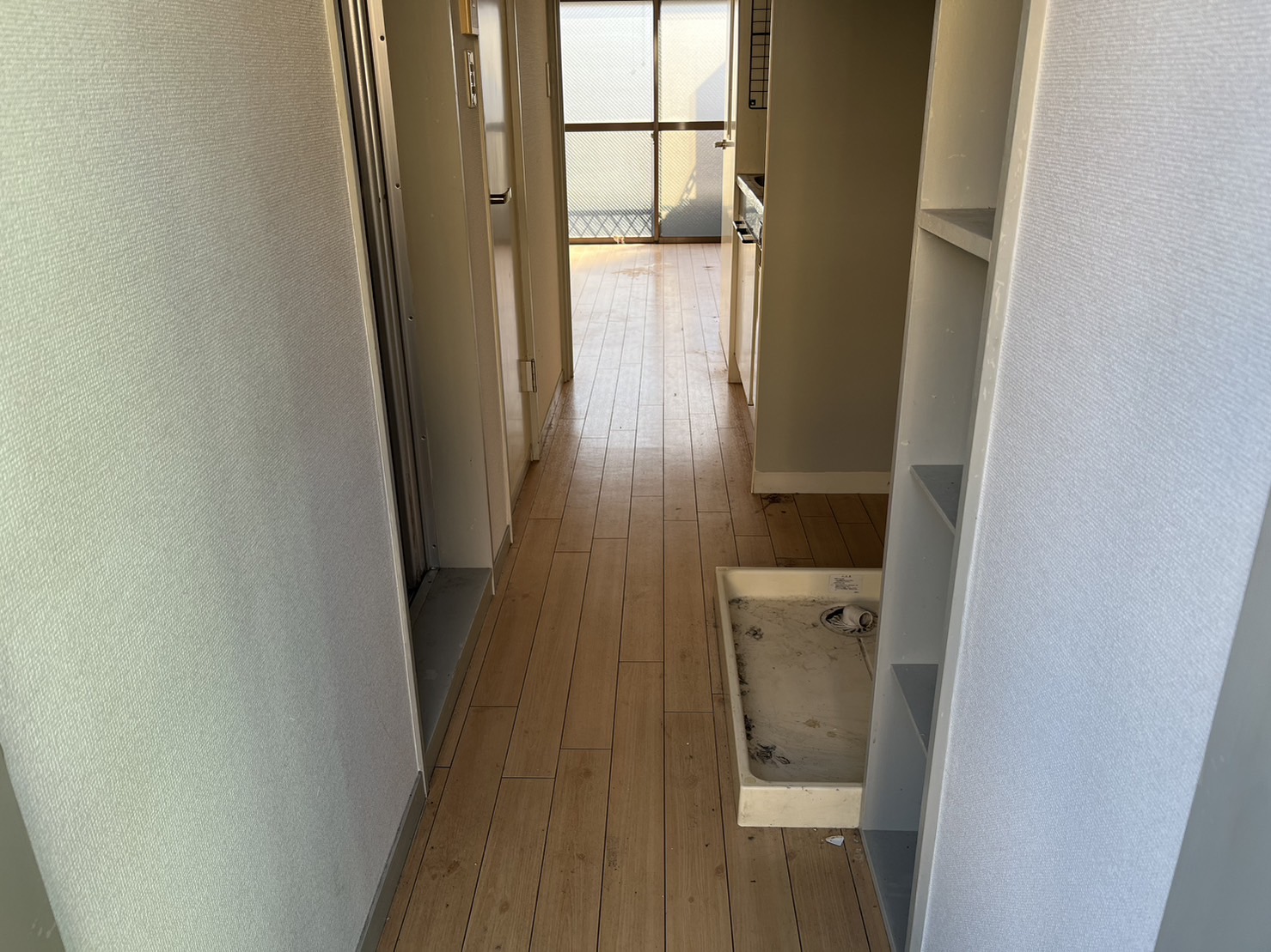 神奈川県横浜市青葉区のゴミ屋敷片付け，すっきりと片付いた廊下