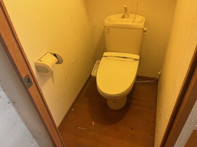 埼玉県草加市 ゴミを回収してすっきりしたトイレ