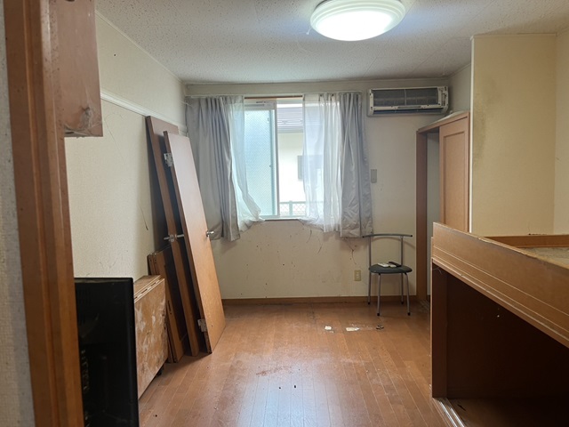 埼玉県草加市 ゴミが回収されて明るくなったワンルーム