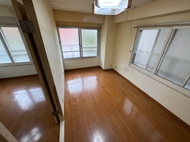 神奈川県横浜市中区 不用品が回収されてすっきりした寝室