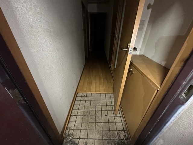 東京都中野区のハウスクリーニング後の廊下