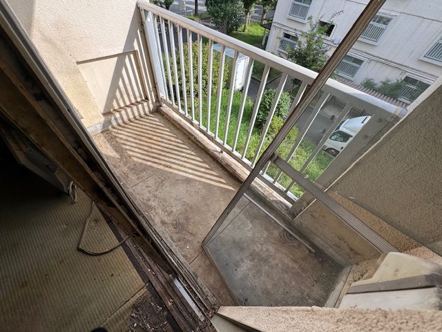神奈川県横浜市保土ヶ谷区 ゴミが一掃されて綺麗になったベランダ